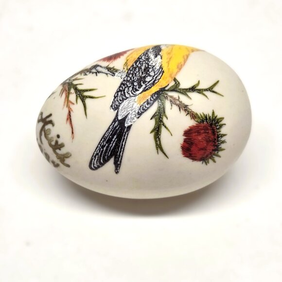 Delicate Goldfinch Ceramic Egg Thistle Keith 1984 Vintage 2.5" - Picture 4 of 7